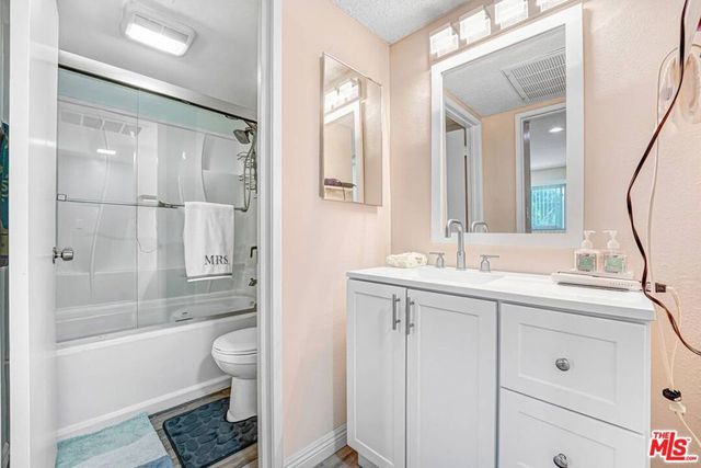21333 Lassen Street 8B, Los Angeles, CA 91311