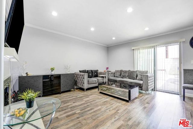 21333 Lassen Street 8B, Los Angeles, CA 91311