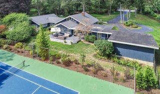 5 Mohawk Lane, Woodbridge, CT 06525