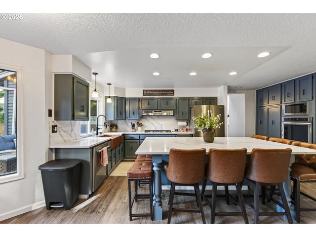 9480 Sw STALLION Ct, Beaverton, OR 97008