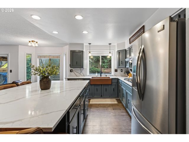 9480 Sw STALLION Ct, Beaverton, OR 97008