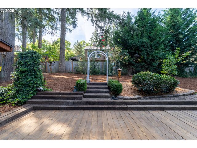 9480 Sw STALLION Ct, Beaverton, OR 97008