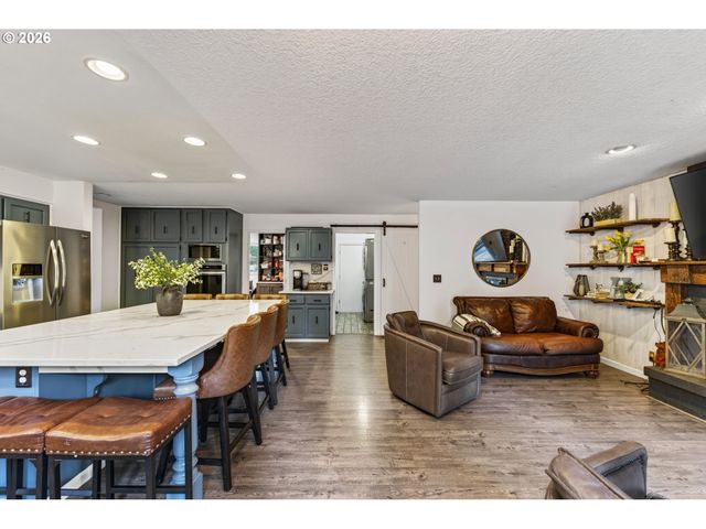 9480 Sw STALLION Ct, Beaverton, OR 97008