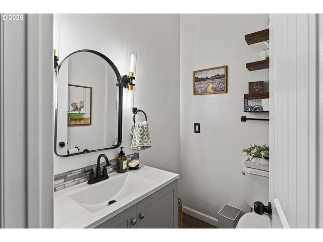 9480 Sw STALLION Ct, Beaverton, OR 97008