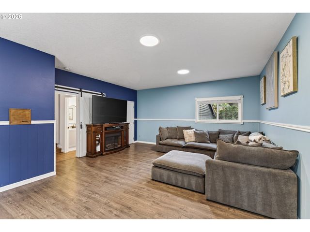 9480 Sw STALLION Ct, Beaverton, OR 97008