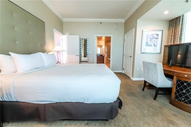 135 East Harmon Avenue 3520, Las Vegas, NV 89109
