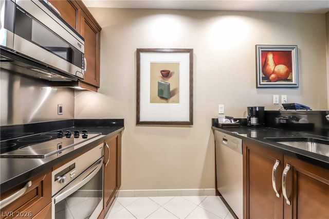 135 East Harmon Avenue 3520, Las Vegas, NV 89109
