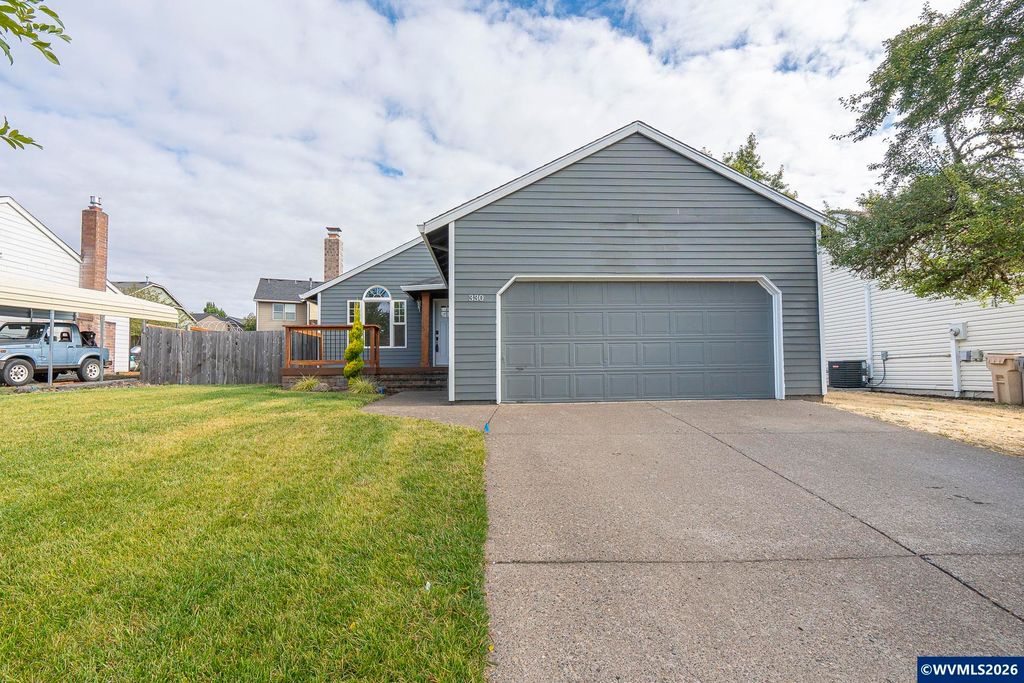 Image 2 of property listing at 330 NW Denton St, Dallas, OR 97338