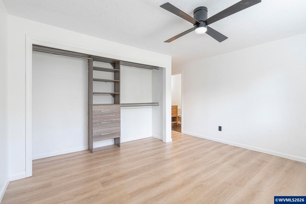 Image 34 of property listing at 330 NW Denton St, Dallas, OR 97338