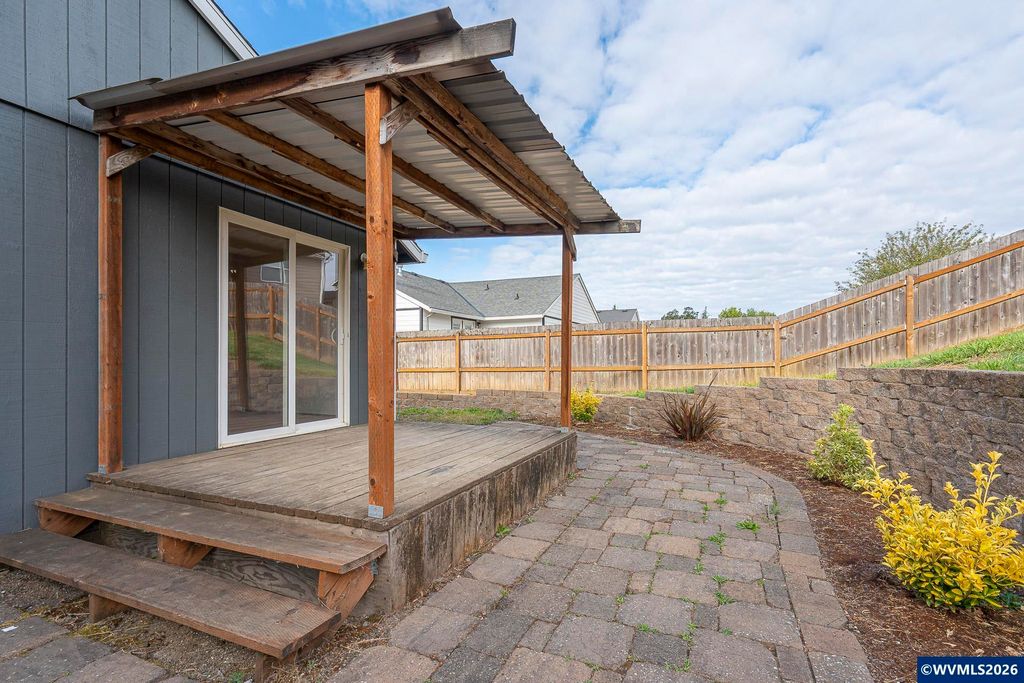 Image 38 of property listing at 330 NW Denton St, Dallas, OR 97338