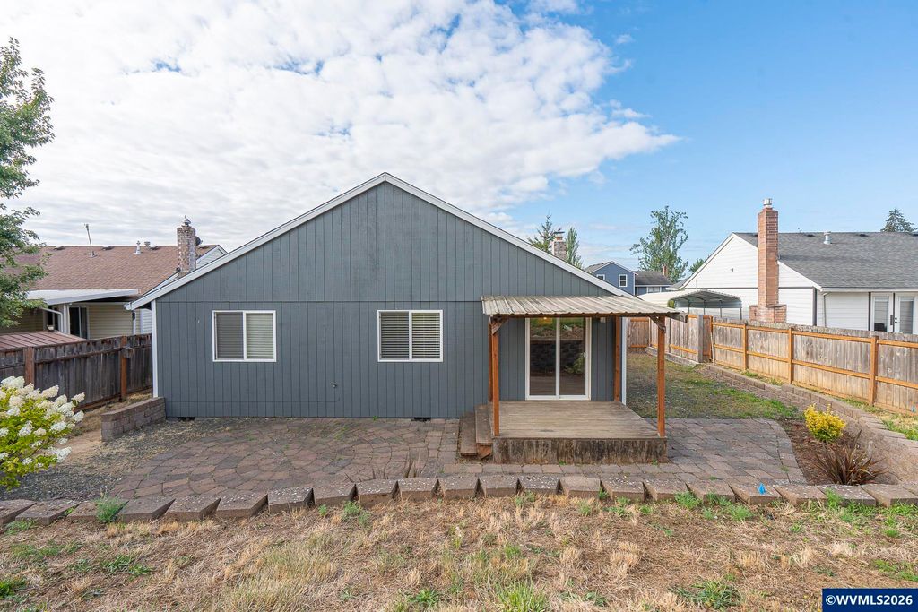 Image 42 of property listing at 330 NW Denton St, Dallas, OR 97338