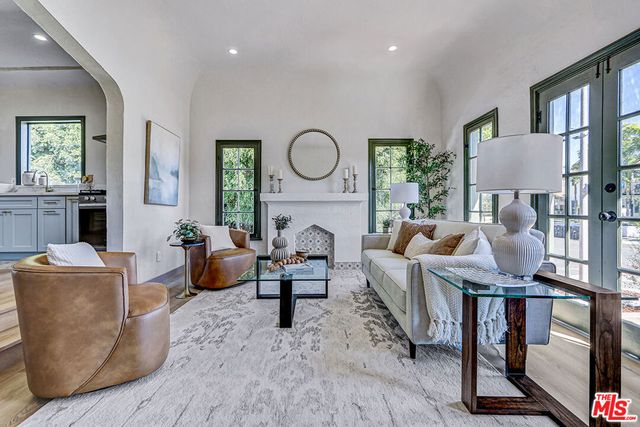 1803 S Sycamore Avenue, Los Angeles, CA 90019