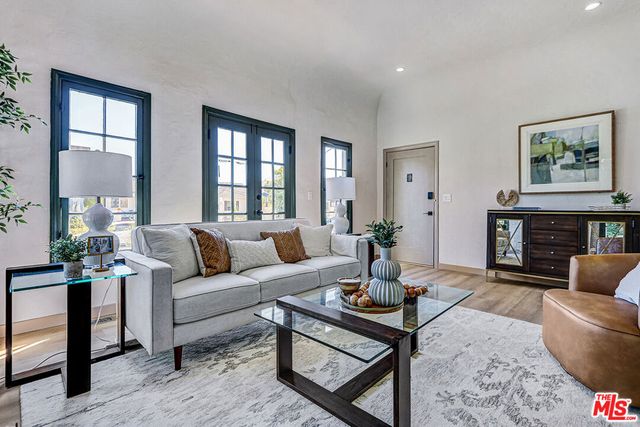 1803 S Sycamore Avenue, Los Angeles, CA 90019
