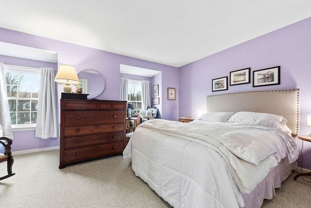 98 Mechanic St E, Foxboro, MA 02035