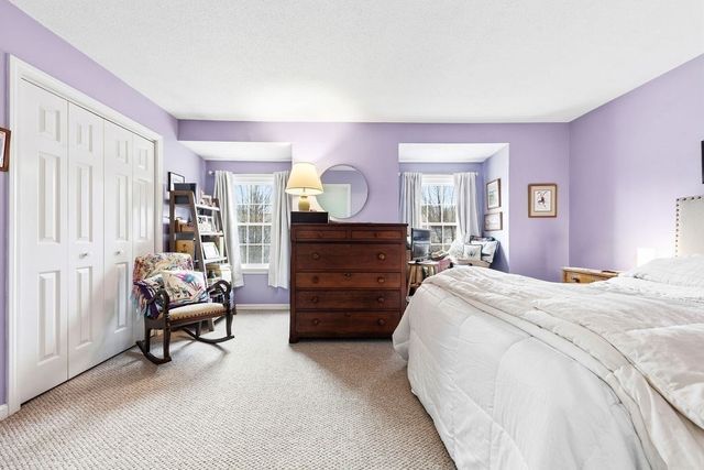 98 Mechanic St E, Foxboro, MA 02035