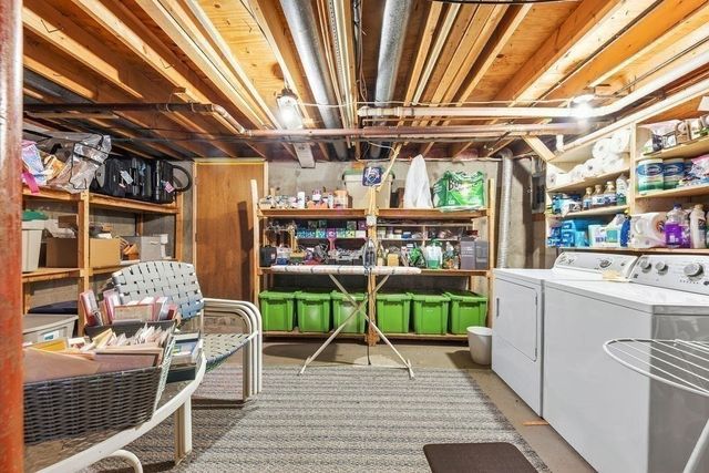 98 Mechanic St E, Foxboro, MA 02035