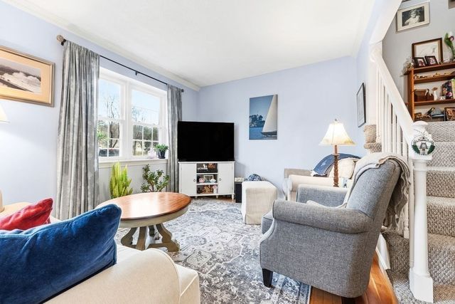 98 Mechanic St E, Foxboro, MA 02035