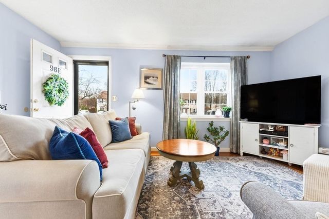 98 Mechanic St E, Foxboro, MA 02035