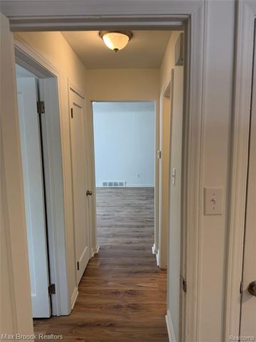 21613 Wallace Drive, Southfield, MI 48075