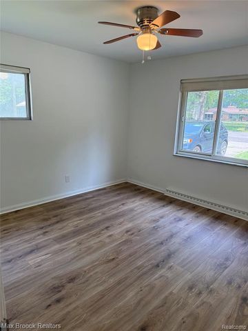 21613 Wallace Drive, Southfield, MI 48075
