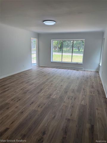 21613 Wallace Drive, Southfield, MI 48075