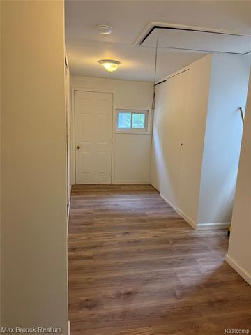 21613 Wallace Drive, Southfield, MI 48075