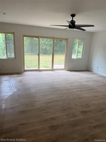 21613 Wallace Drive, Southfield, MI 48075