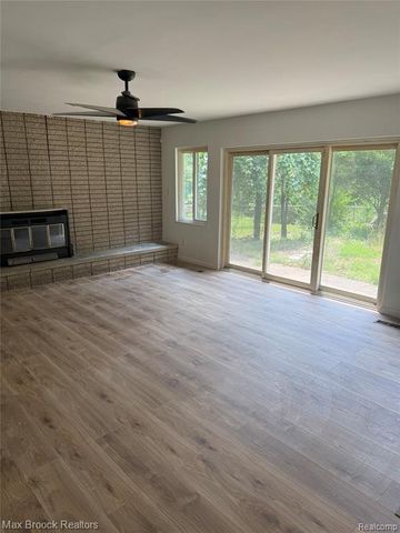 21613 Wallace Drive, Southfield, MI 48075
