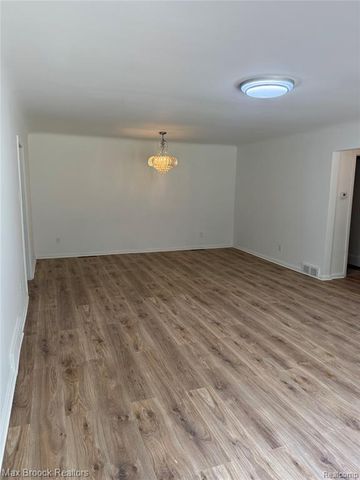 21613 Wallace Drive, Southfield, MI 48075