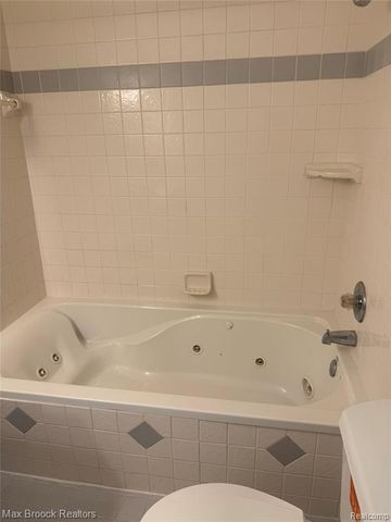 21613 Wallace Drive, Southfield, MI 48075