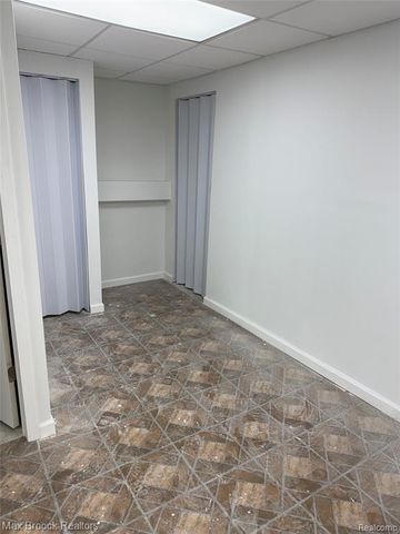 21613 Wallace Drive, Southfield, MI 48075