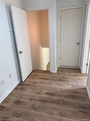 21613 Wallace Drive, Southfield, MI 48075