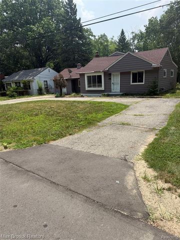 21613 Wallace Drive, Southfield, MI 48075