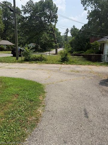 21613 Wallace Drive, Southfield, MI 48075