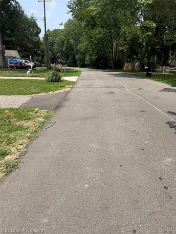 21613 Wallace Drive, Southfield, MI 48075