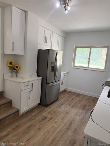21613 Wallace Drive, Southfield, MI 48075