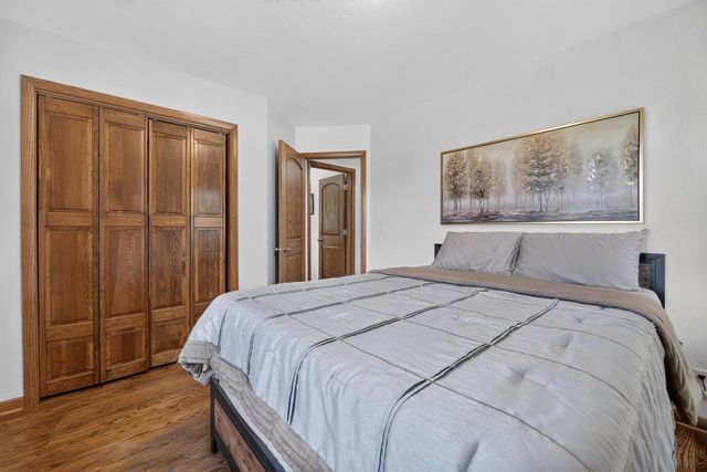 S94W23105 Meadow View LANE, Big Bend, WI 53103