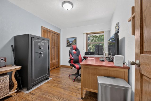 S94W23105 Meadow View LANE, Big Bend, WI 53103