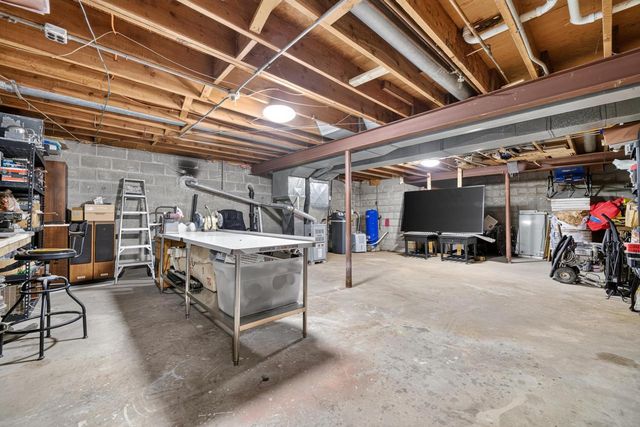 S94W23105 Meadow View LANE, Big Bend, WI 53103