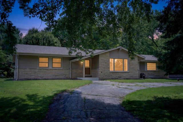 S94W23105 Meadow View LANE, Big Bend, WI 53103
