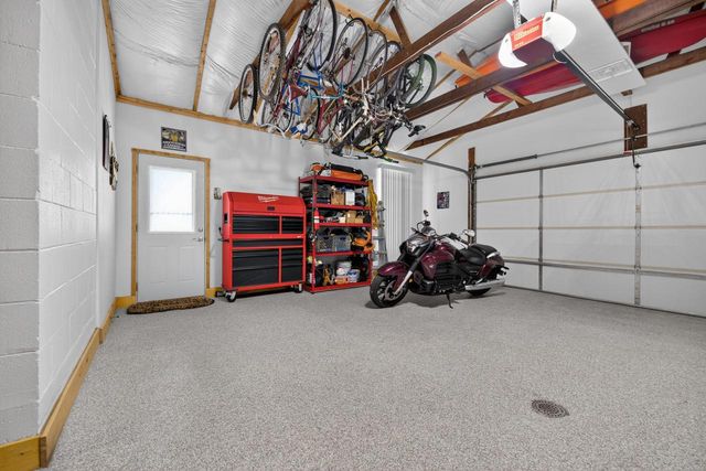 S94W23105 Meadow View LANE, Big Bend, WI 53103