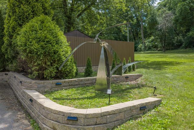 S94W23105 Meadow View LANE, Big Bend, WI 53103