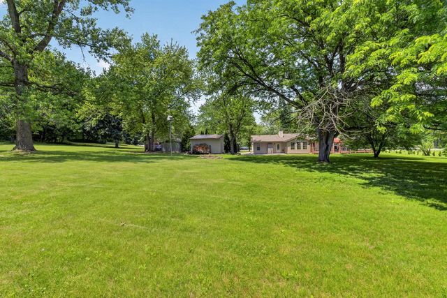 S94W23105 Meadow View LANE, Big Bend, WI 53103