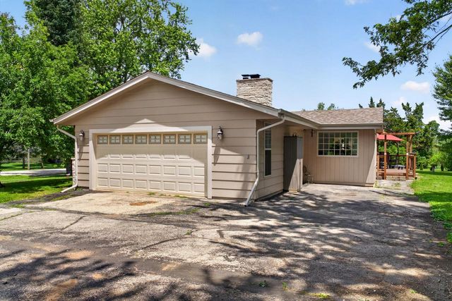 S94W23105 Meadow View LANE, Big Bend, WI 53103