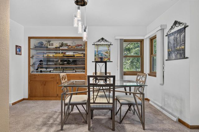 S94W23105 Meadow View LANE, Big Bend, WI 53103