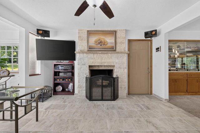S94W23105 Meadow View LANE, Big Bend, WI 53103
