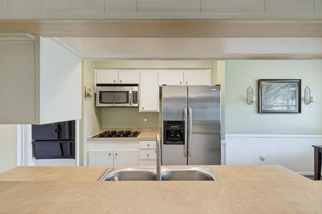 16131 White Star Drive, Houston, TX 77062