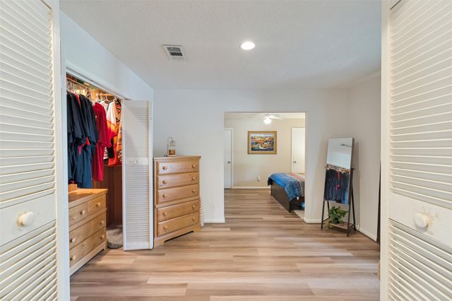 16131 White Star Drive, Houston, TX 77062