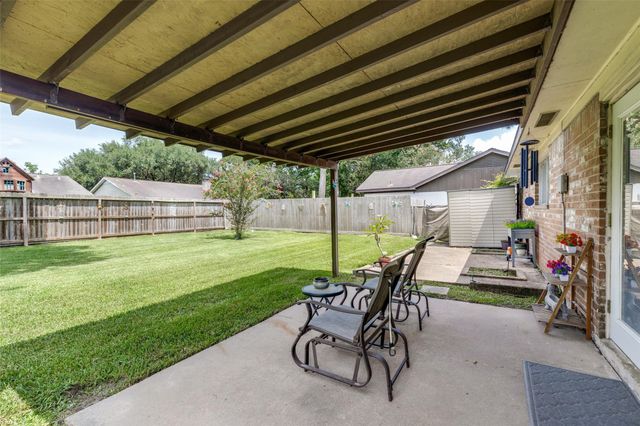 16131 White Star Drive, Houston, TX 77062