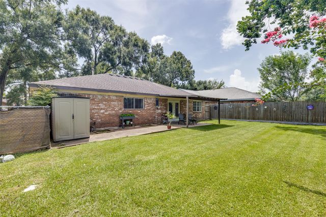 16131 White Star Drive, Houston, TX 77062